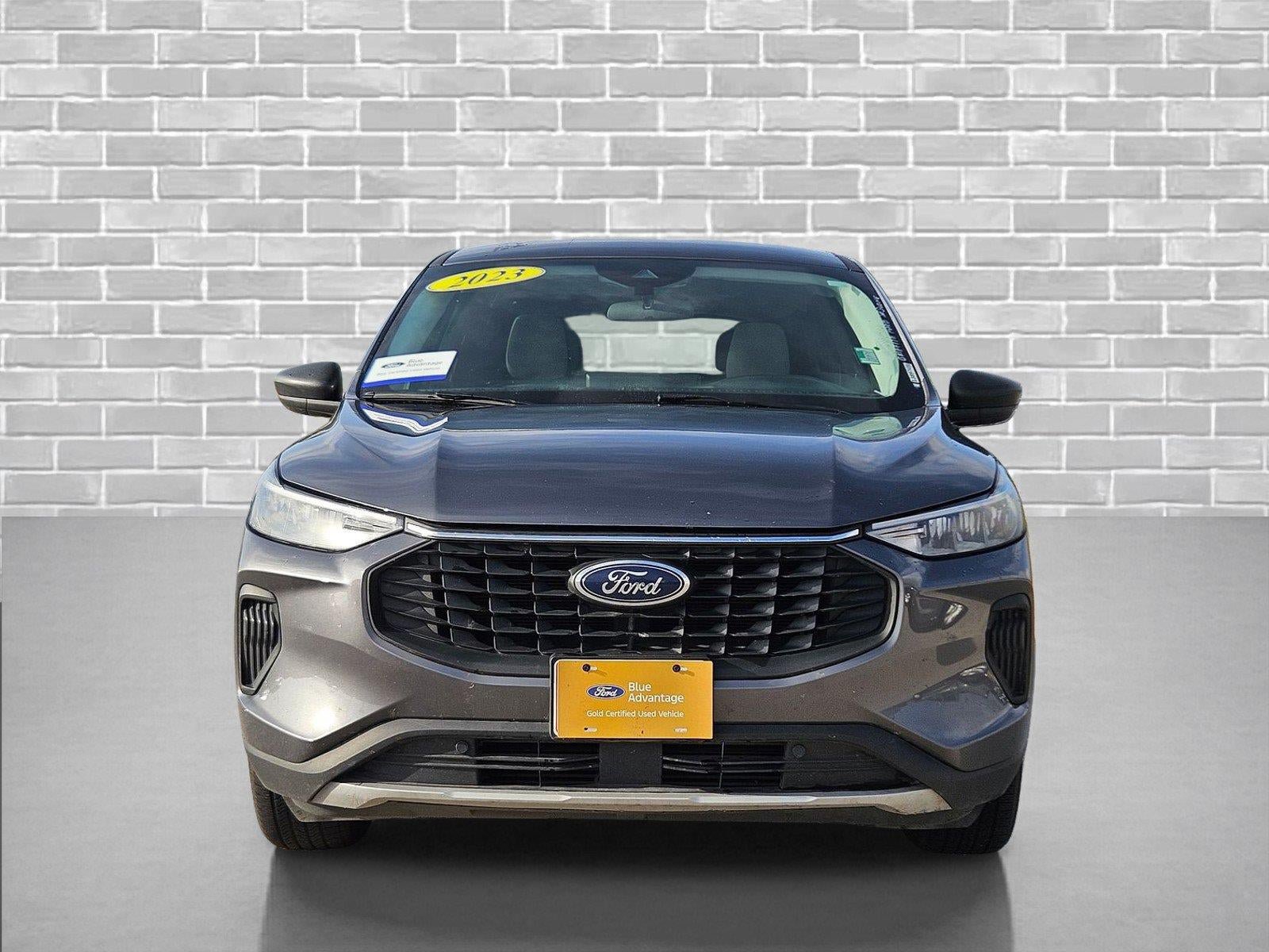 Used 2023 Ford Escape Active w/ Tech Pack #1 AWD/4WD image 2