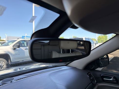 Used 2019 Jeep Grand Cherokee Overland AWD/4WD image 26