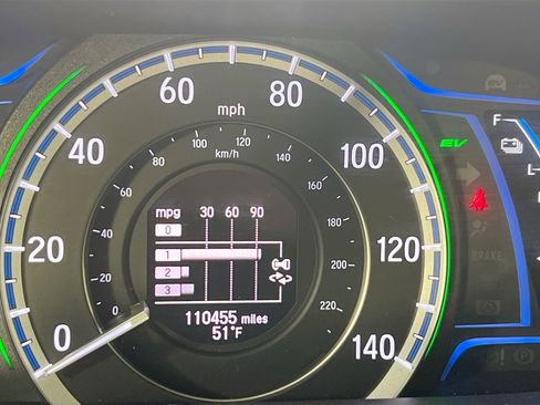 Used 2017 Honda Accord Hybrid Sedan image 12