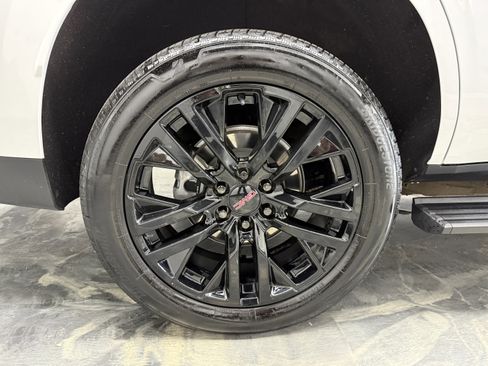 Used 2024 GMC Yukon Denali image 36