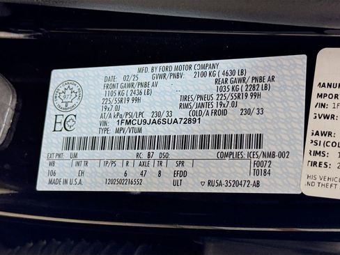 Used 2025 Ford Escape Platinum image 28