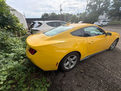 Used 2024 Ford Mustang Coupe RWD image 6