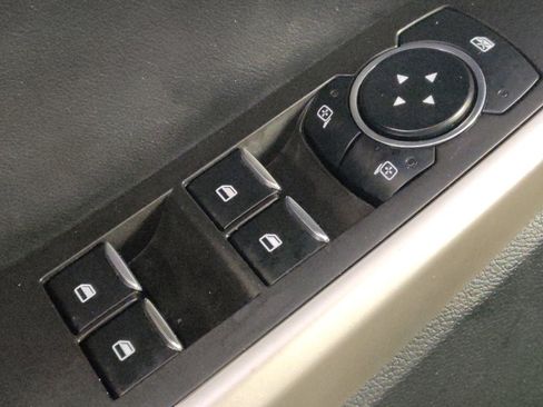 Used 2023 Ford Explorer XLT AWD/4WD image 27