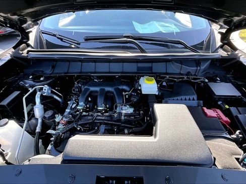 New 2025 Nissan Pathfinder SV image 16