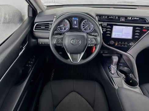 Used 2018 Toyota Camry LE image 22