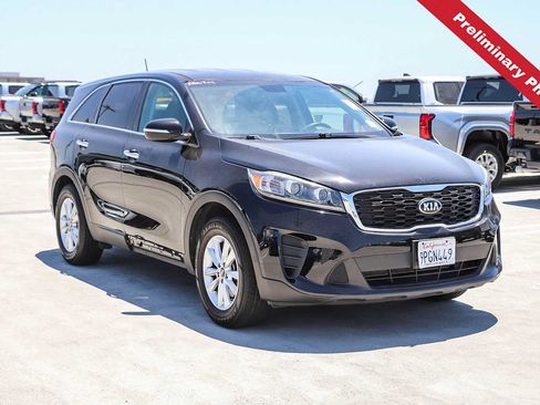 Used 2019 Kia Sorento FWD image 3