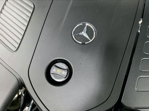 Used 2025 Mercedes-Benz C 300 Sedan image 31