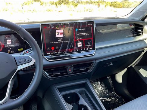 New 2026 Volkswagen Tiguan SE image 6