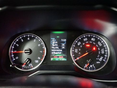 Used 2021 Toyota RAV4 LE image 15