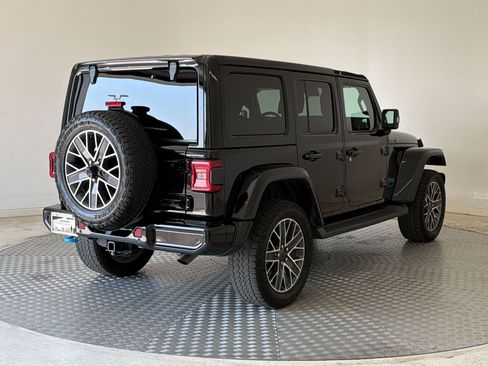Used 2024 Jeep Wrangler High Altitude AWD/4WD image 9