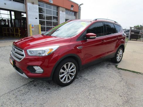 Used 2017 Ford Escape Titanium FWD image 3