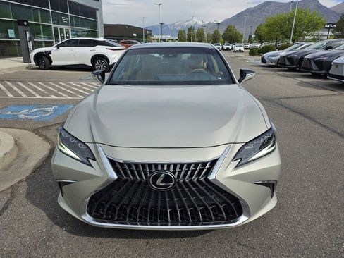 Used 2025 Lexus ES 350 w/ Premium Package image 3