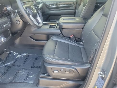 Used 2023 GMC Yukon Denali AWD/4WD image 12