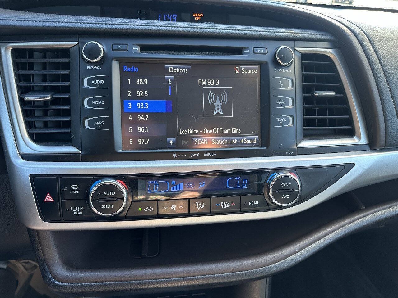 Used 2016 Toyota Highlander Plus FWD image 12