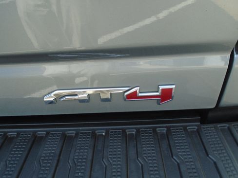 Used 2024 GMC Sierra 2500 AT4 w/ AT4 Premium Plus Package AWD/4WD image 23