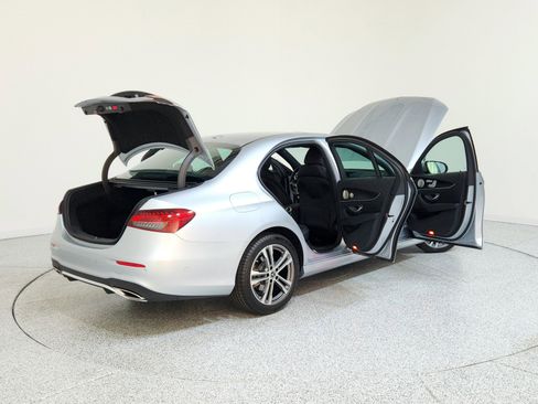 Used 2023 Mercedes-Benz E 350 Sedan image 7