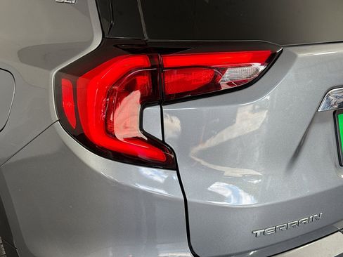 Used 2020 GMC Terrain SLT w/ Preferred Package image 37