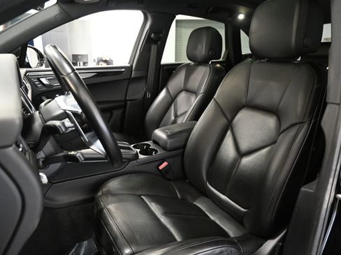 Used 2018 Porsche Macan S image 10
