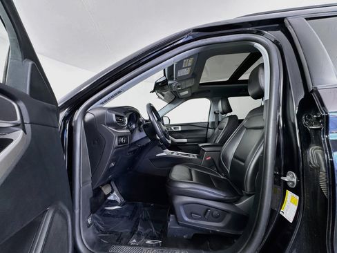 Used 2023 Ford Explorer XLT w/ Equipment Group 202A AWD/4WD image 21