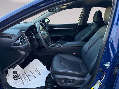 Used 2023 Toyota Camry XSE image 9