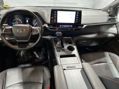 Certified 2022 Toyota Sienna XSE w/ XSE Plus Package image 8