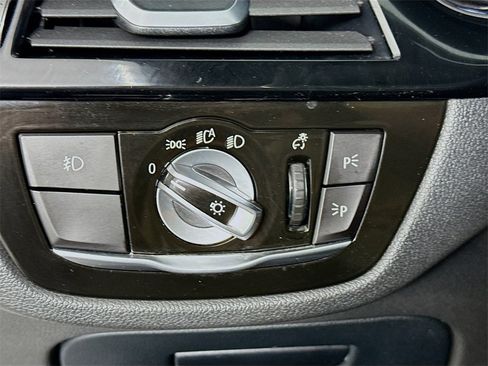 Used 2018 BMW 530i xDrive 530i xDrive image 11