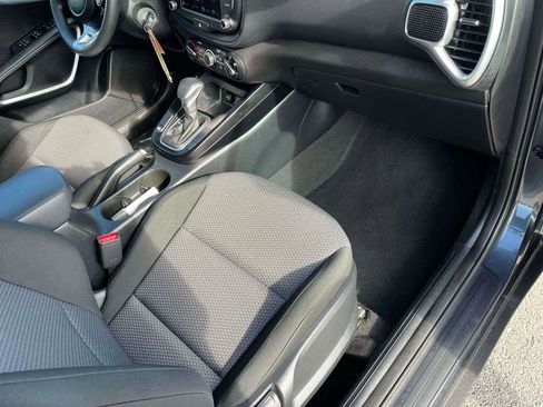 Used 2024 Kia Soul LX w/ Option Group 015 image 11