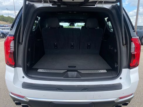 Used 2025 GMC Yukon XL Denali AWD/4WD image 28