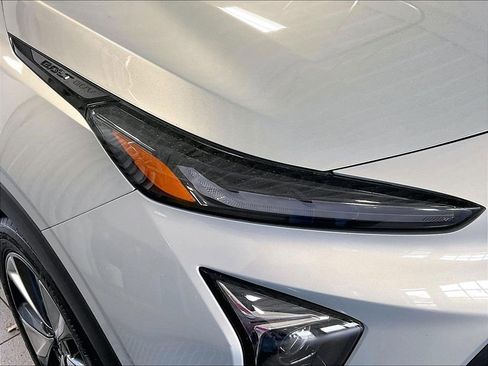 Used 2023 Chevrolet Bolt EUV LT w/ Convenience Package FWD image 31