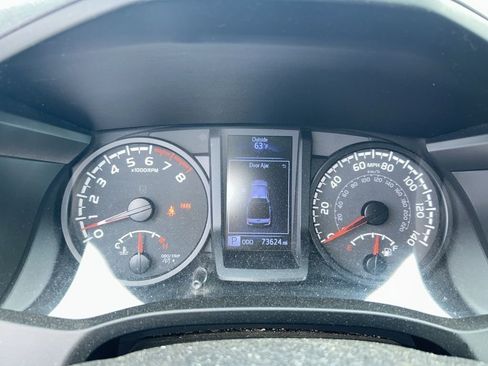 Used 2020 Toyota Tacoma SR AWD/4WD image 10