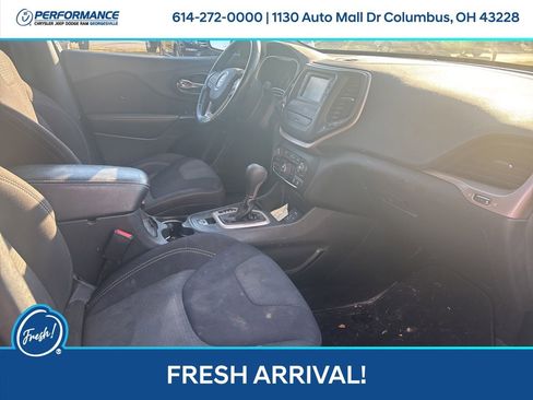 Used 2015 Jeep Cherokee Latitude w/ Comfort/Convenience Group image 16