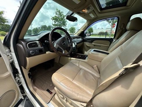 Used 2013 GMC Yukon Denali RWD image 17