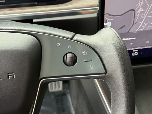 Used 2022 Tesla Model S AWD/4WD image 43