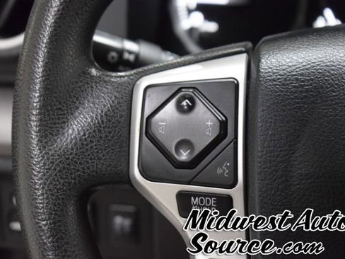 Used 2020 Toyota Tundra SR5 w/ SR5 Convenience Package AWD/4WD image 17