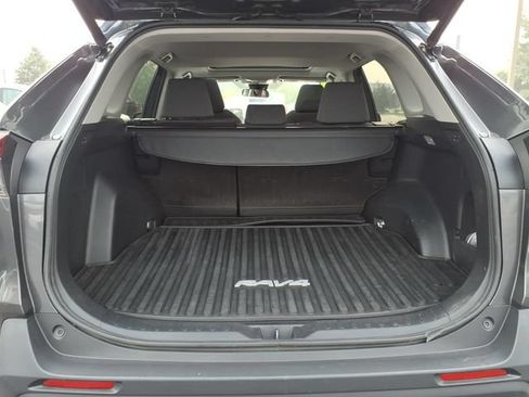 Used 2019 Toyota RAV4 XLE w/ Convenience Package AWD/4WD image 8