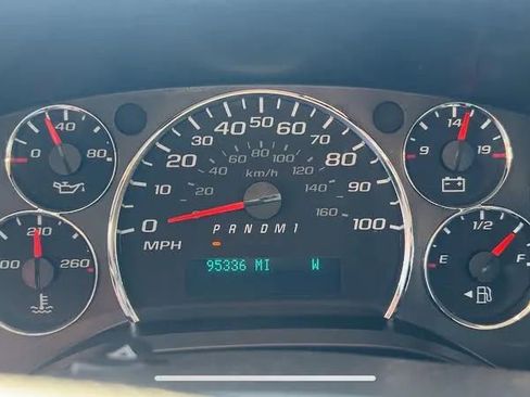 Used 2019 Chevrolet Express 3500 LT w/ LT Preferred Equipment Group RWD image 3