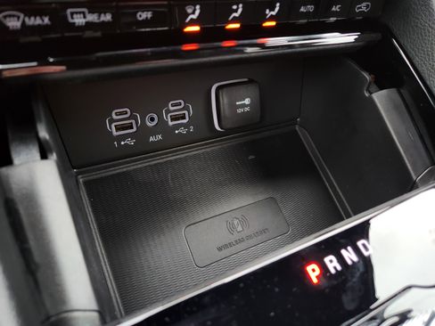 New 2025 Jeep Grand Cherokee L Overland w/ Luxury Tech Group IV image 29