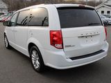 Used 2018 Dodge Grand Caravan SXT image 5