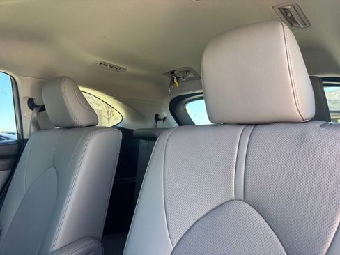 Certified 2025 Toyota Highlander Limited image 27