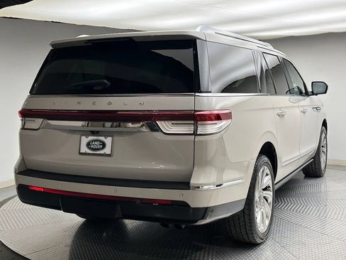 Used 2023 Lincoln Navigator L Reserve AWD/4WD image 5
