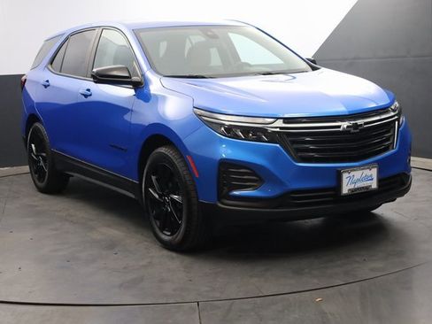 Used 2024 Chevrolet Equinox LS w/ LS Convenience Package image 2