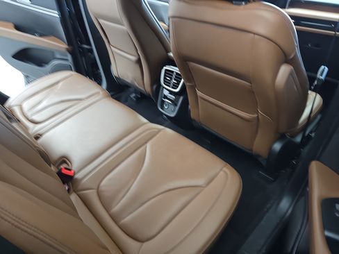 Used 2023 Lincoln Nautilus Reserve image 11