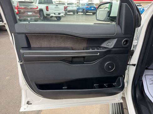 Used 2021 Ford Expedition Limited AWD/4WD image 20