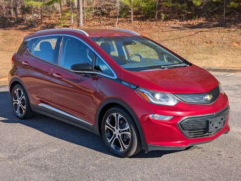 Used 2017 Chevrolet Bolt Premier w/ Driver Confidence II Package image 11