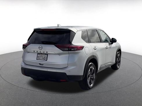 Used 2025 Nissan Rogue SV FWD image 14
