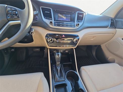 Used 2017 Hyundai Tucson SE image 11