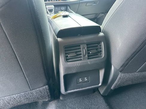 Used 2025 Nissan Rogue SV FWD image 14