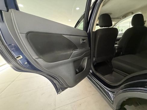 Used 2018 Mitsubishi Outlander SEL AWD/4WD image 21