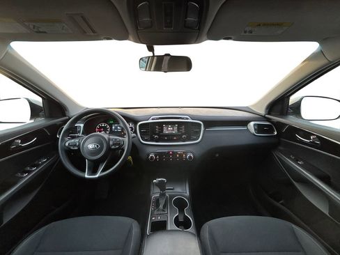 Used 2016 Kia Sorento LX image 18