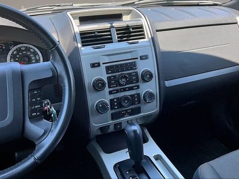 Used 2010 Ford Escape XLT FWD image 9